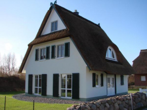 Traumhaft Schönes Und Exklusives Ferienhaus Unter Reet Mit Garten, Kaminofen Und Sauna An Der Ostseeküste, Rerik